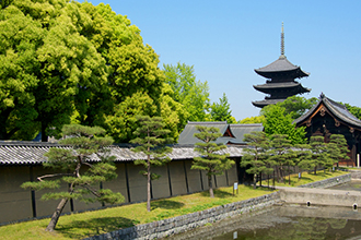 Toji (Kyoo-Gokoku-ji Temple)